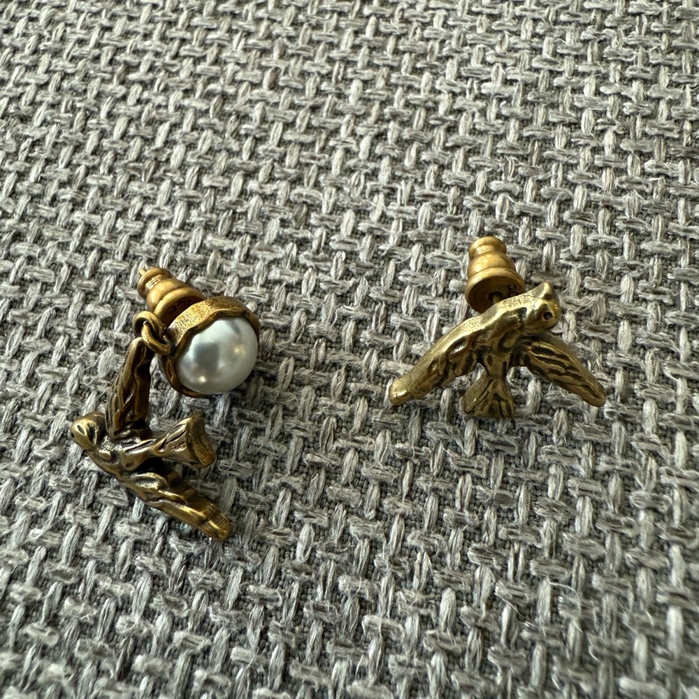 Dior bird Gold and White Pearl Stud Earrings - Picture 2 of 8
